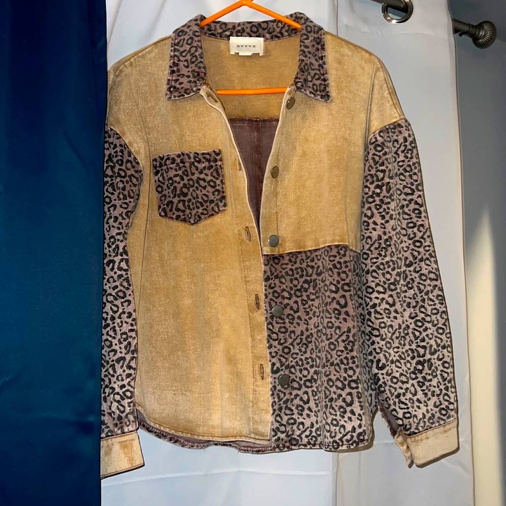Woman’s Jean Jacket (Brown & Cheetah